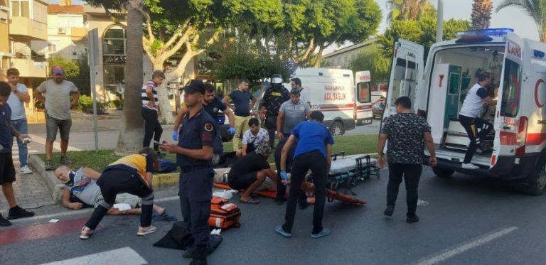 Yaya geçidinde motosikletin çarptığı Polonyalı turistler yaralandı